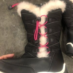Lands End girls snowflake winter boots 11